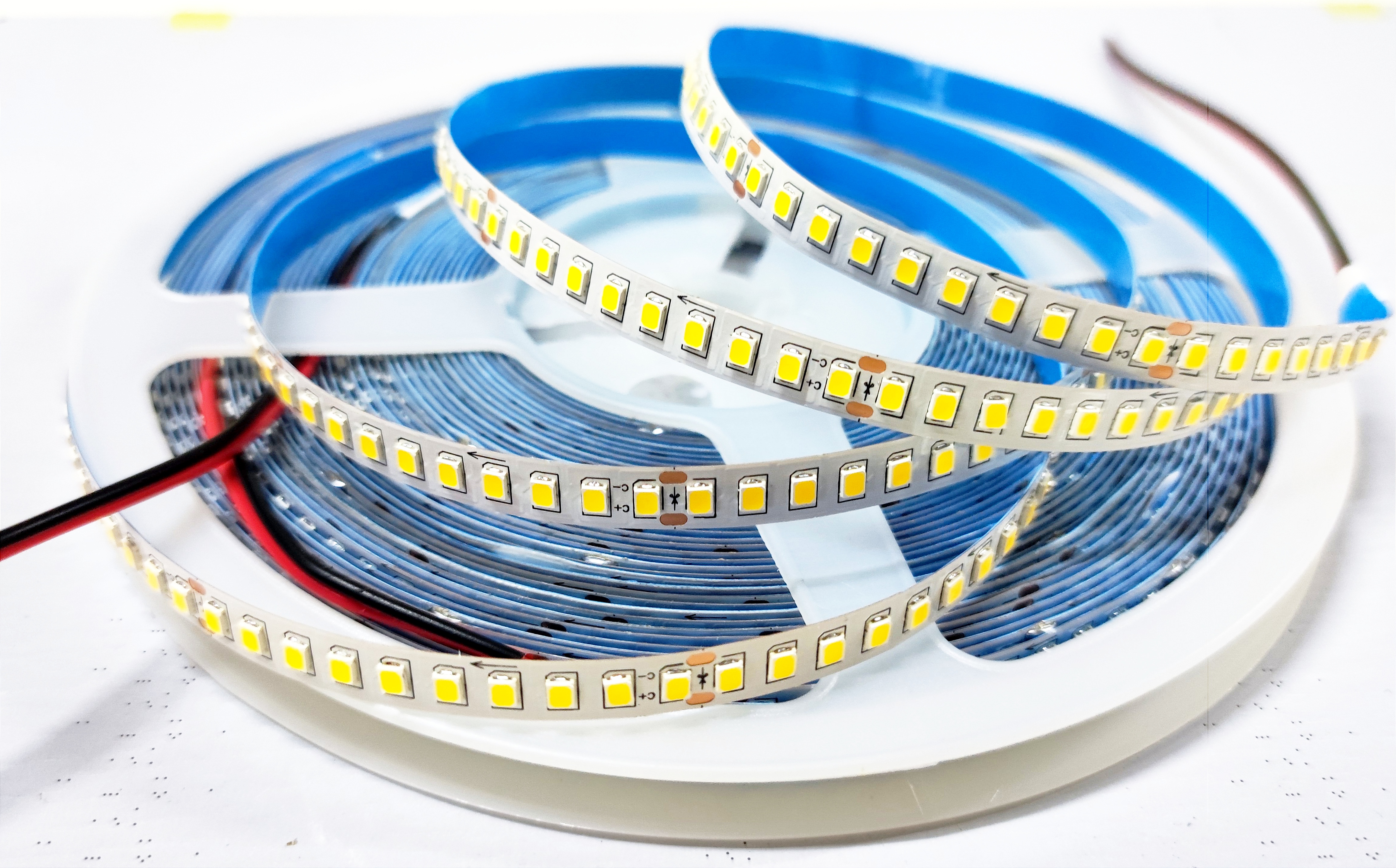 Aiyu high-efficiency high-brightness uniform LED strip