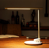 Nordic style simple and fashionable anti-glare table lamp