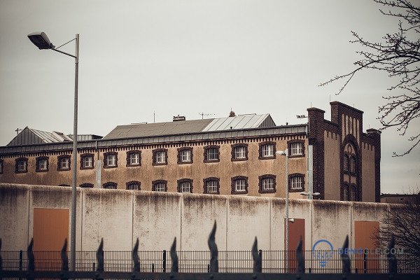 Ways to Purchase Prison Spotlights of Good Quality