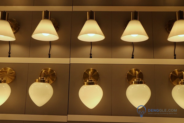 How to Choose Reliable Manufacturers of Fashionable and Creative Wall Lights? 