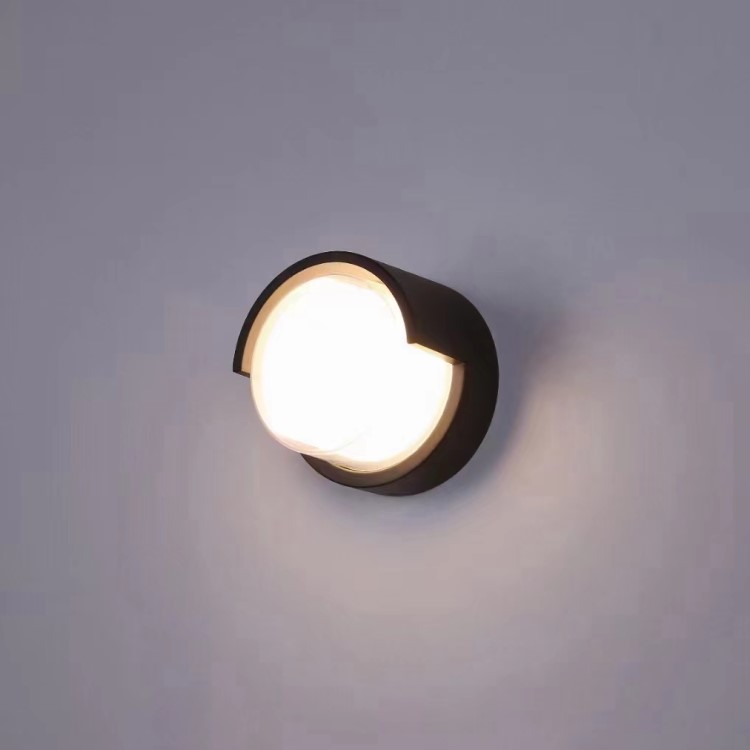 Simple modern courtyard balcony aisle wall lamp