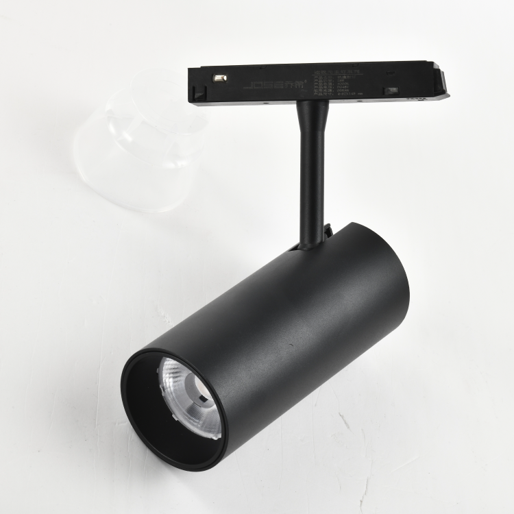 Concentrated light minimalist indoor magnetic track light