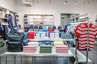 What Need Attention When Installing Track Lights in Garment Stores