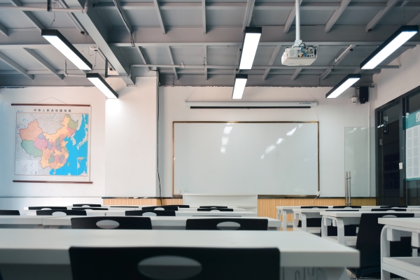 Main Factors for Selecting Classroom Chandeliers