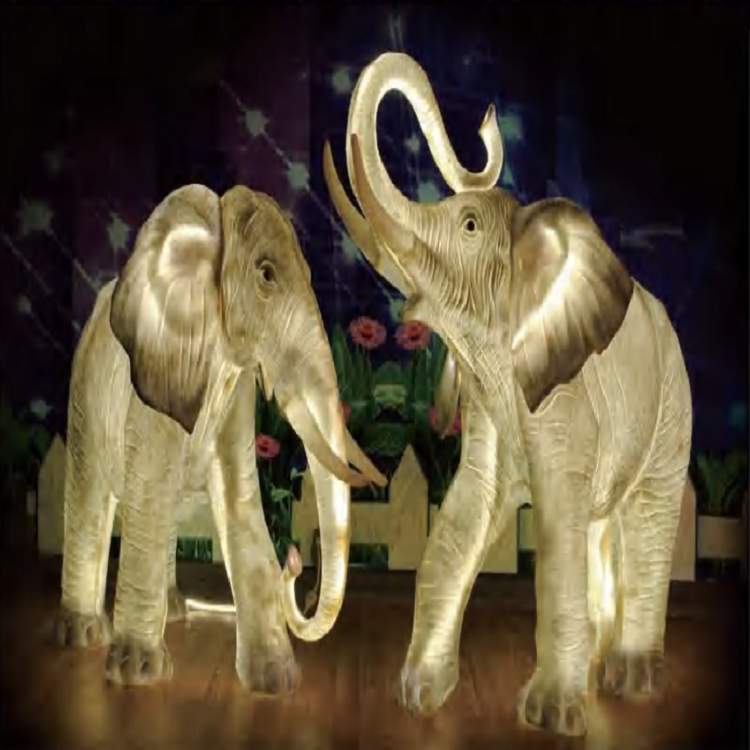 Elephant-shaped outdoor decorative light