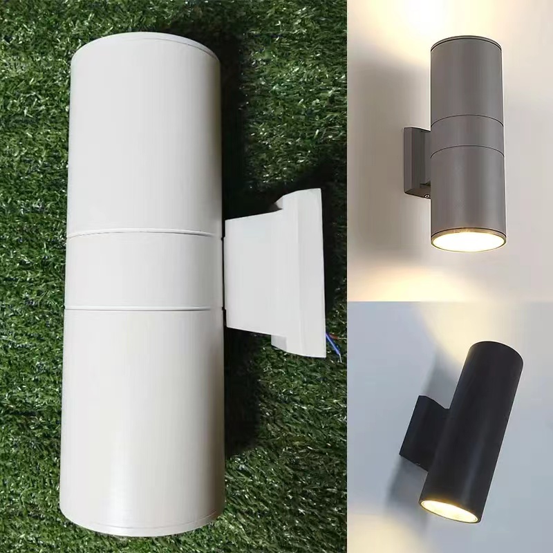 Simple waterproof outdoor wall lamp