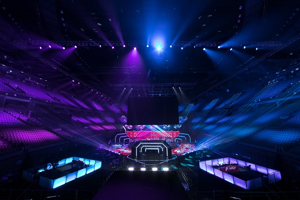 What Are the Characteristics of Colorful Stage Lights?