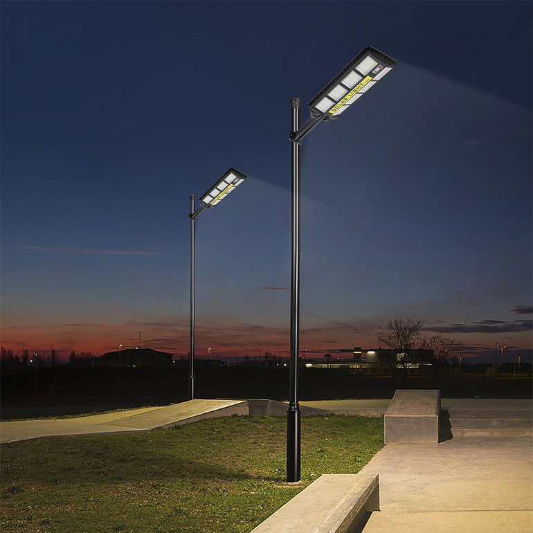 IP66 double-row eight-head solar streetlight